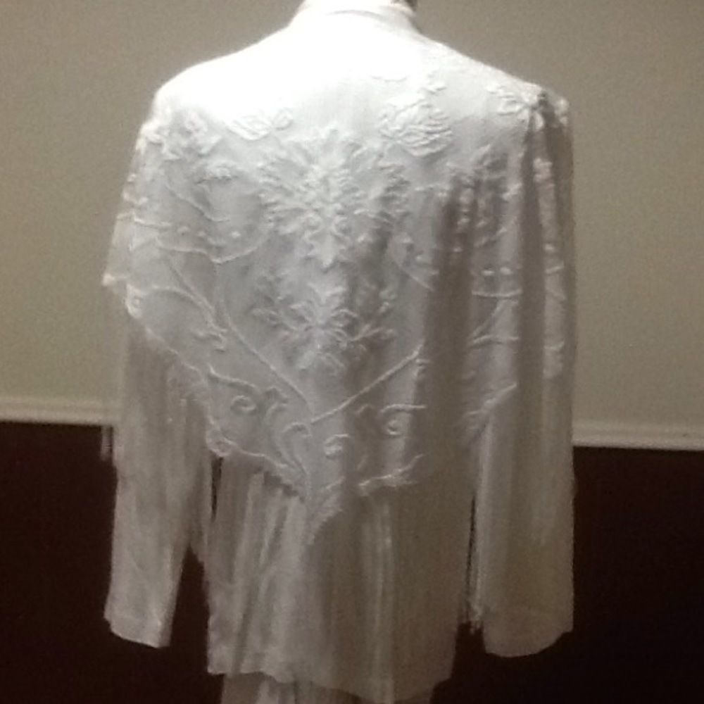 Suit - Picture 3 of 3